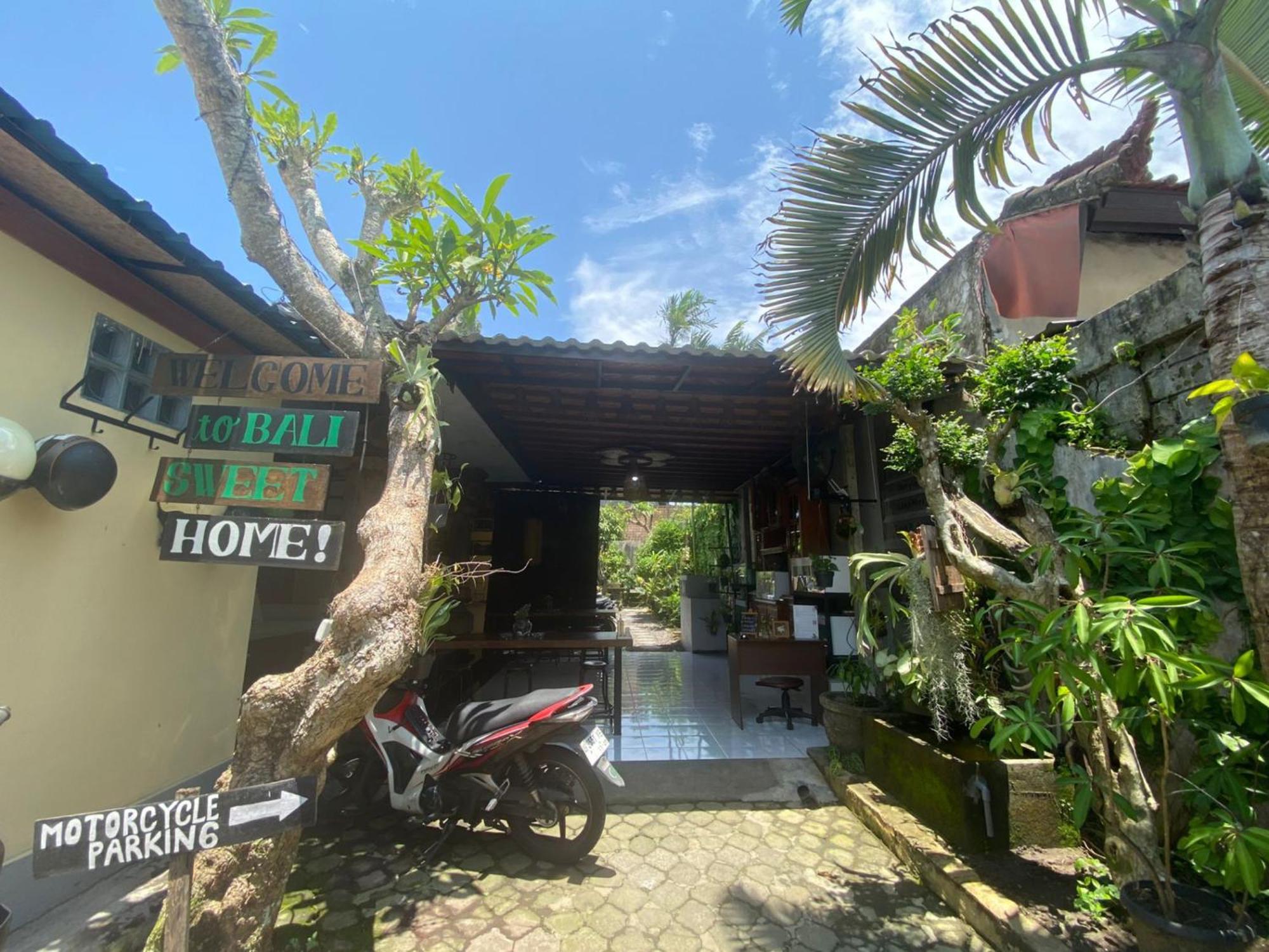 Coliving Bali Sweet Home Kost Lengkap Di Tabanan Kota Εξωτερικό φωτογραφία